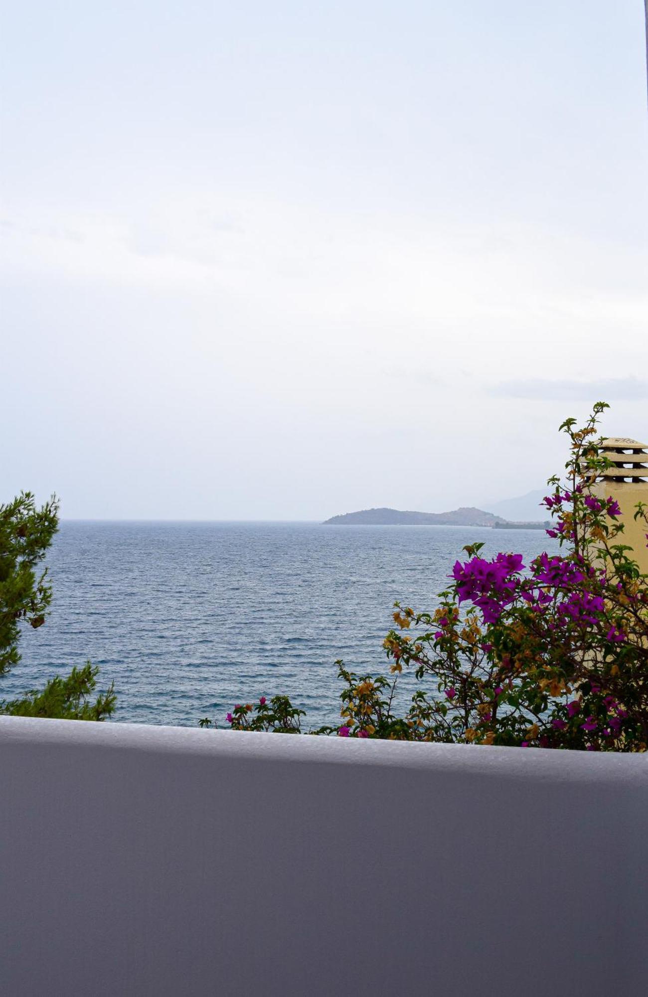 Muses Seaside Villas Parálion Ástros Bagian luar foto